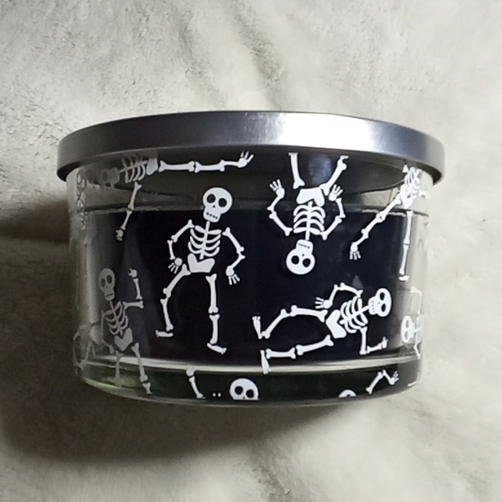 Skeleton Print MummysBreath Scented Candle with Silver Lid NEW!